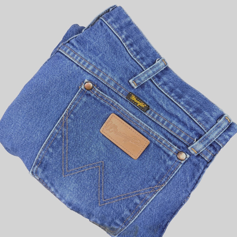 Wrangler Jeans Mens Sz 38x34 Blue Denim (Actual Sz 37X32) Thrashed Bootcut